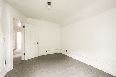 Great opportunity for both owner-occupants and investors! This - photo 11