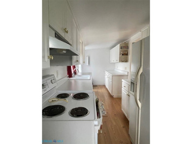 Charming, bright cottage home located on historic *Cottage Row* - photo 13
