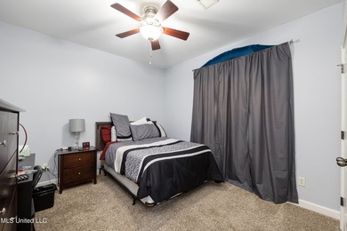 Located in a peaceful cove just minutes from Silo Square! A - photo 14