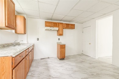 Great opportunity for both owner-occupants and investors! This - photo 17