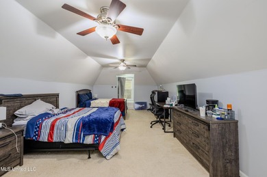 Located in a peaceful cove just minutes from Silo Square! A - photo 18