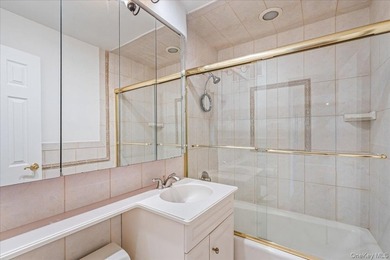 Elevate your lifestyle in this rare one-bedroom junior penthouse - photo 19