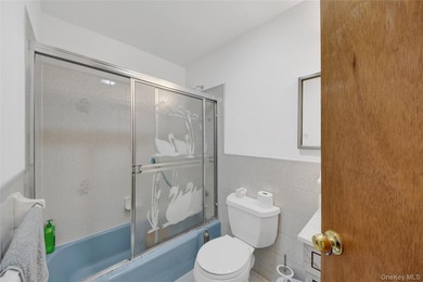 Don't miss this opportunity to own this lovely, move-in ready - photo 23