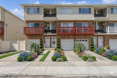 Welcome to 210 Tennyson Drive, Staten Island, NY 10308 a - photo 1