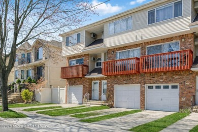 Welcome to 210 Tennyson Drive, Staten Island, NY 10308 a - photo 2