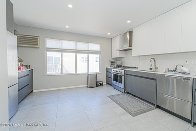 Welcome to 210 Tennyson Drive, Staten Island, NY 10308 a - photo 7