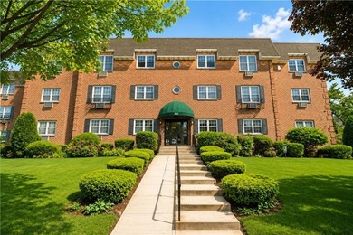 Located in the Chateau Villa community, this beautifully - photo 1