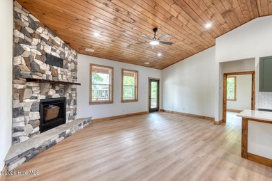 Welcome to this stunning 3-bedroom, 3-bathroom modern rustic - photo 14