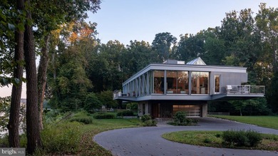 Riverscape is a rare architectural estate lifted gracefully - photo 15