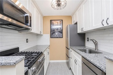 Located in the Chateau Villa community, this beautifully - photo 8