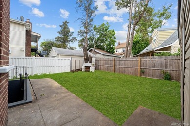 Space, style & modern luxury come together at 240-05-147th - photo 18