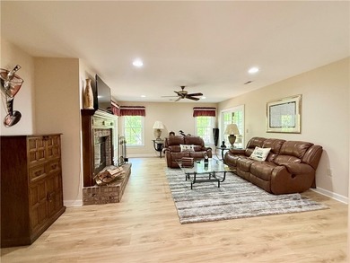 This recently renovated Keowee Key home is stunning both inside - photo 19