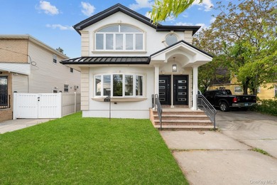 Space, style & modern luxury come together at 240-05-147th - photo 21