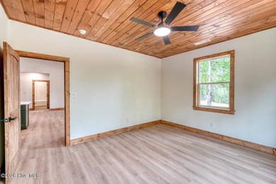Welcome to this stunning 3-bedroom, 3-bathroom modern rustic - photo 28