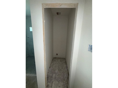 New Construction on Live Oak Golf Course! This stunning - photo 9