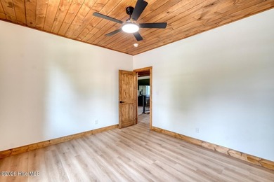 Welcome to this stunning 3-bedroom, 3-bathroom modern rustic - photo 34