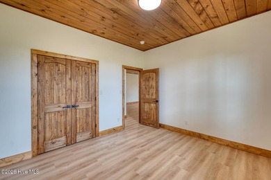 Welcome to this stunning 3-bedroom, 3-bathroom modern rustic - photo 48