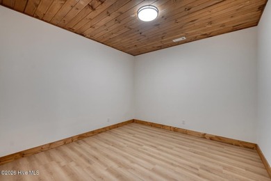 Welcome to this stunning 3-bedroom, 3-bathroom modern rustic - photo 49