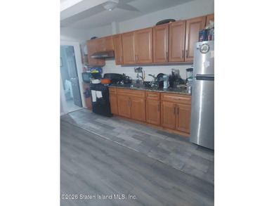 2 FAMILY END UNIT HAS A 3 BEDROOM MAIN AND A BRAND NEW STUDIO - photo 5