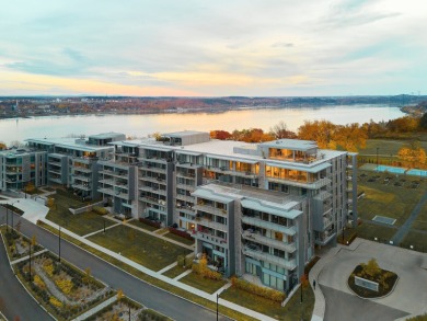 Lake Condo For Sale in QuéBec (Sainte-Foy/Sillery/Cap-Rouge), 