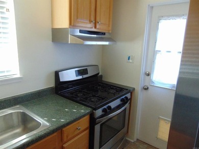 7126-7128 HYATT St - photo 3