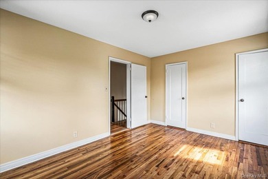 Welcome to this well-maintained semi-detached home in the heart - photo 13