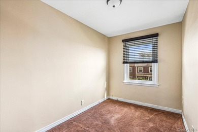 Welcome to this well-maintained semi-detached home in the heart - photo 17