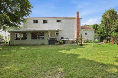 Welcome to 38 Appel Drive in Shirley! This spacious Colonial - photo 23