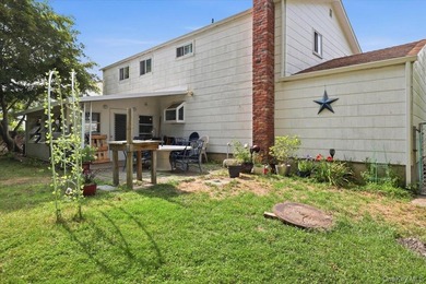 Welcome to 38 Appel Drive in Shirley! This spacious Colonial - photo 25