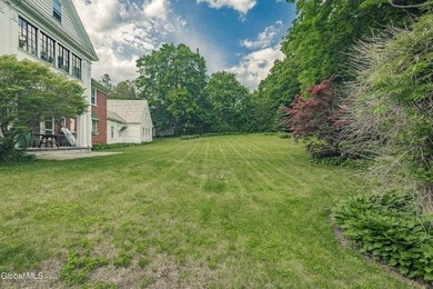 ''Hill House''. Brick mansion with 3-4 BR/2.5BA/2car garage on a - photo 5