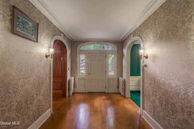 ''Hill House''. Brick mansion with 3-4 BR/2.5BA/2car garage on a - photo 7