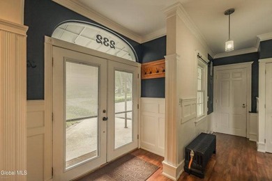 ''Hill House''. Brick mansion with 3-4 BR/2.5BA/2car garage on a - photo 8