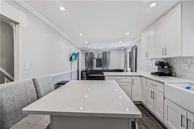 Welcome to this spacious and well-maintained 3-bedroom, 2.5-bath - photo 7