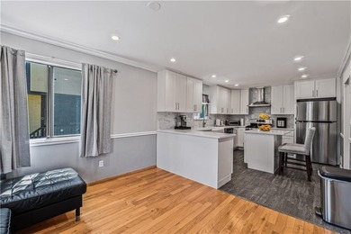 Welcome to this spacious and well-maintained 3-bedroom, 2.5-bath - photo 8