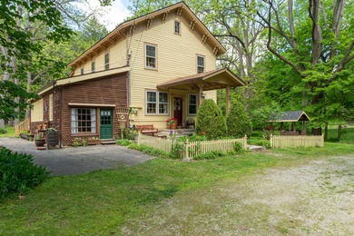 (private lake, pond, creek) Home For Sale in Fenton Michigan