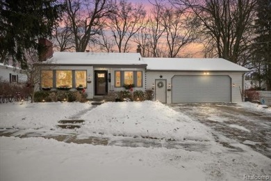 Lake Home Sale Pending in Waterford, Michigan