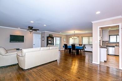 *FEELS LIKE A RANCH HOUSE* 1450 sq.ft. Open Floor Plan Unit - 1 - photo 5