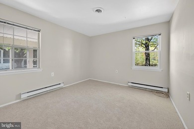 LAKEFRONT! NEW PRICE! FRESHLY PAINTED INTERIOR! NEW WINDOWS - photo 18