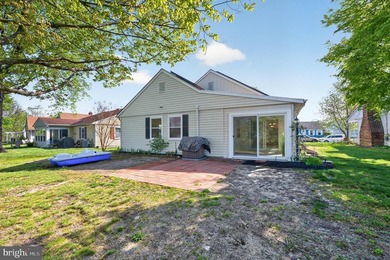 LAKEFRONT! NEW PRICE! FRESHLY PAINTED INTERIOR! NEW WINDOWS - photo 22