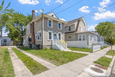 Welcome to this charming 4-bedroom, 2.5-bath single-family home - photo 2
