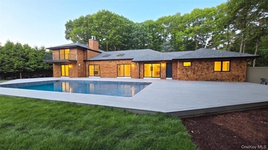 A sweeping circular driveway welcomes you to this ultra-private - photo 10