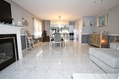 ONE FAMILY HOME IN THE HEART OF GREAT KILLS. MOVE IN CONDITION - photo 4