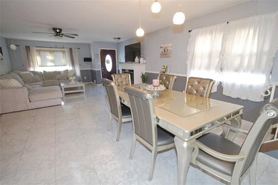 ONE FAMILY HOME IN THE HEART OF GREAT KILLS. MOVE IN CONDITION - photo 7