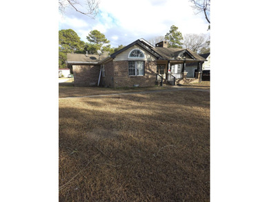 Investor Special | Fix & Flip Opportunity | 3BR / 2BA | 0.34 - photo 1