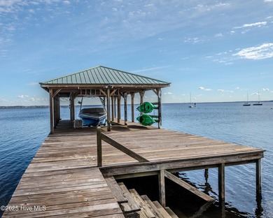 Here's your chance to own a waterfront home on Lake Waccamaw! - photo 12