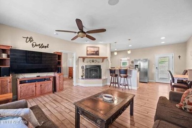 Move-In Ready Lakeview Retreat on a quiet cul-de-sac. Easy - photo 12