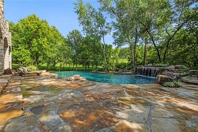 This awesome home is a show stopping family home and - photo 15