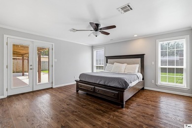 Welcome to this beautifully maintained 4 bedroom, 3 bathroom - photo 16