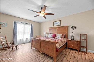 Move-In Ready Lakeview Retreat on a quiet cul-de-sac. Easy - photo 18