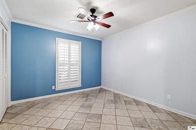 Welcome to this beautifully maintained 4 bedroom, 3 bathroom - photo 21